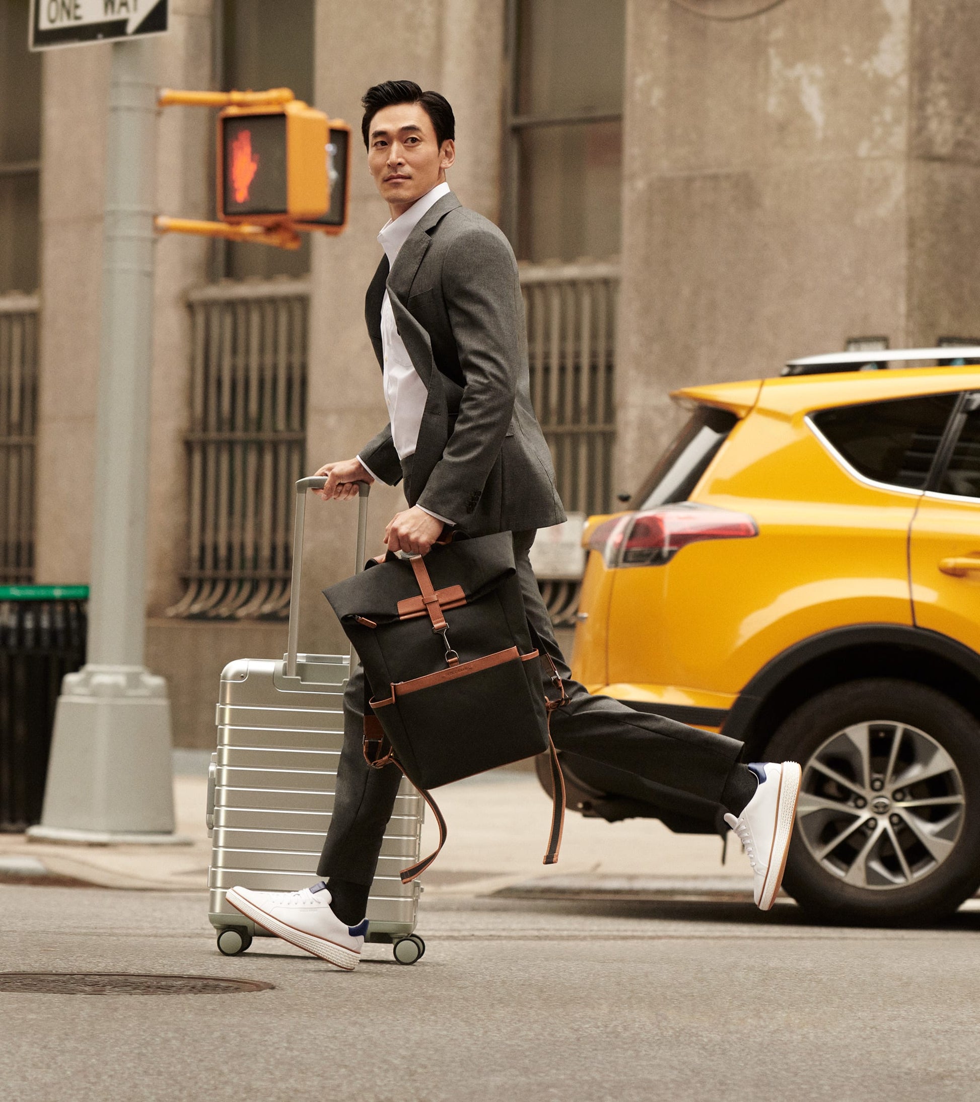 F12591:BLACK/NEW BRITISH TAN:0000