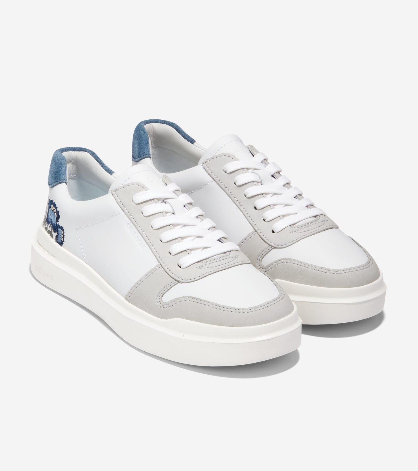 W26486:OPTIC WHITE/HARBOR  MIST/IVORY/ FLORAL CHINA BLUE